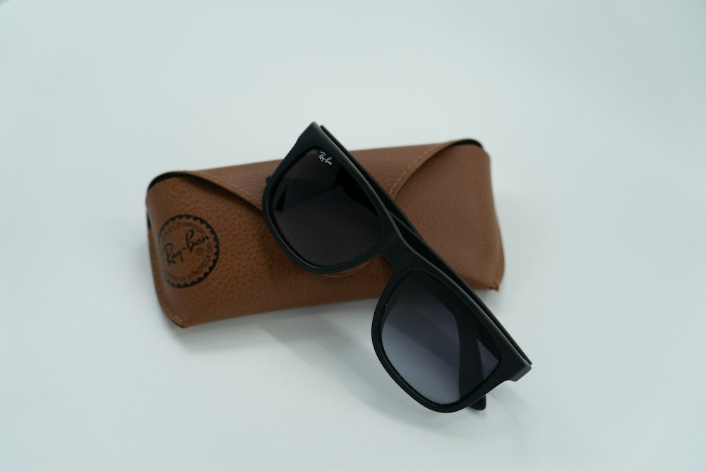 Óculos de sol Ray-Ban preto